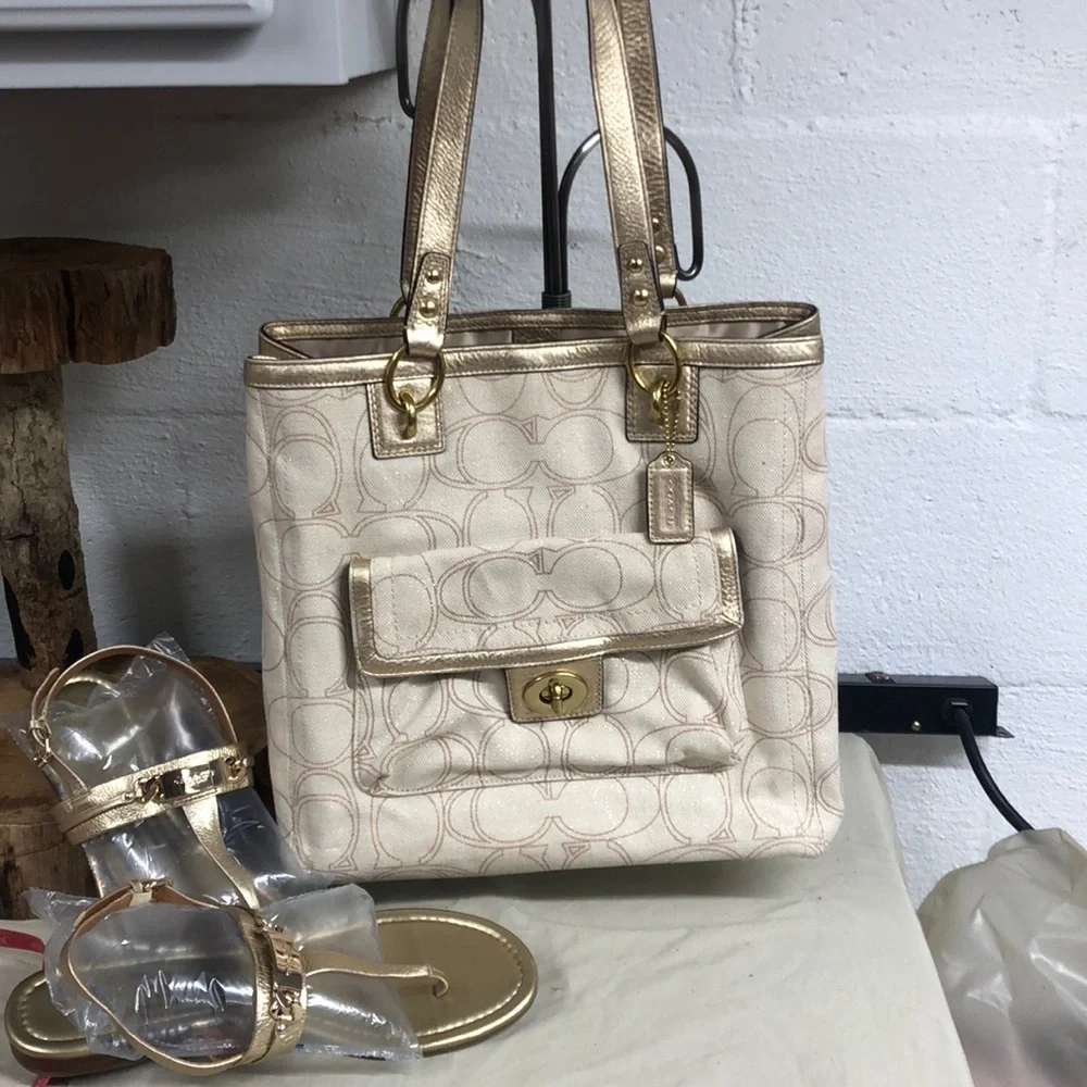Coach Signature Gold‎ Glitters Sparkly